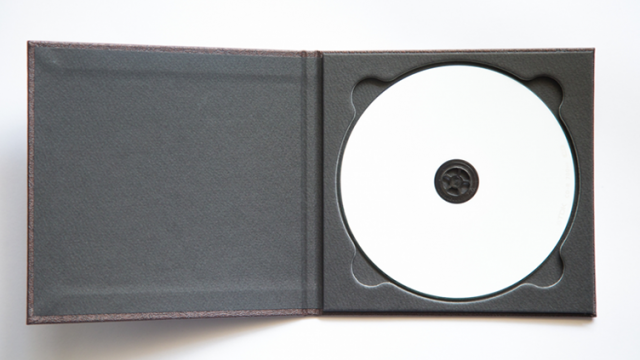 CDの処分方法まとめ｜分別・売却・回収・寄付まで一気に整理